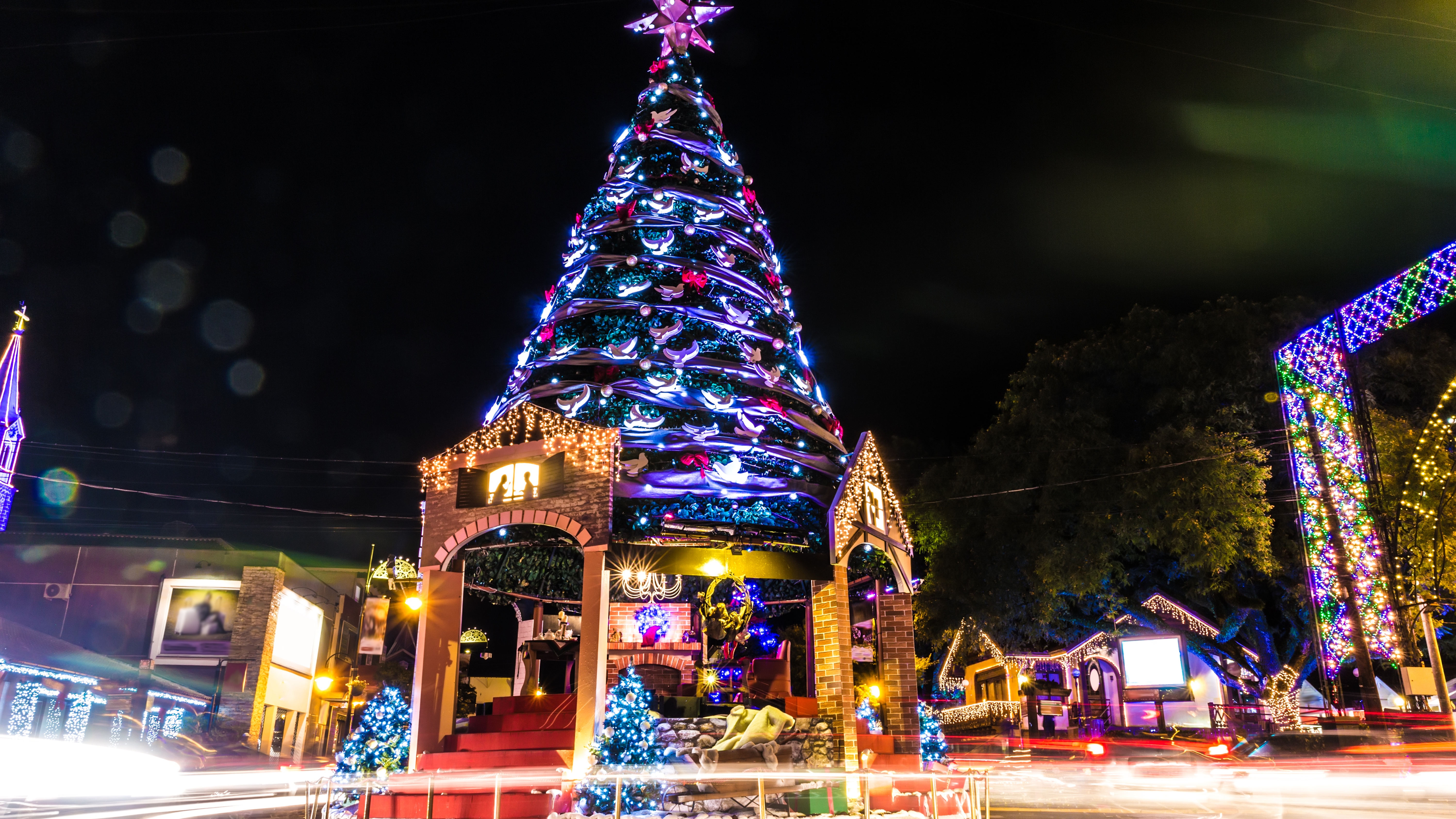 Imagem da árvore de Natal do Natal Luz de Gramado.